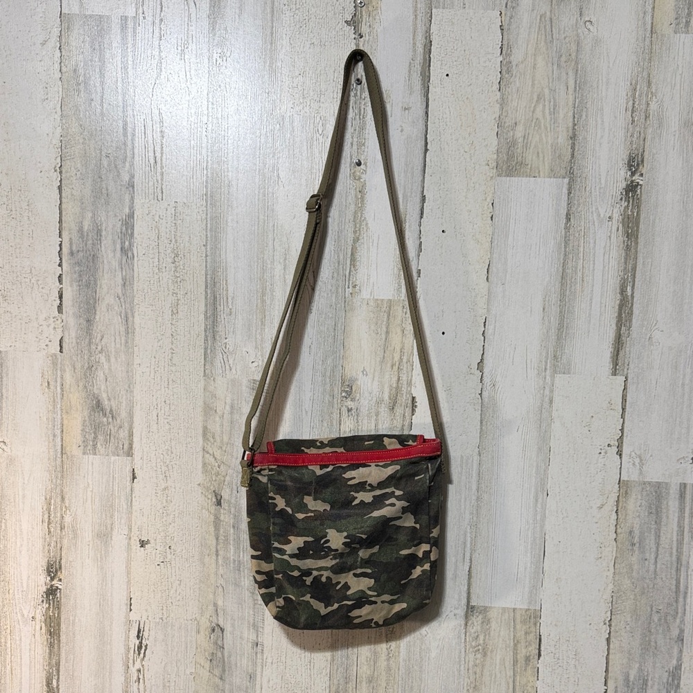 Camouflage Crossbody Bag with Red Trim - Picture 7 of 8